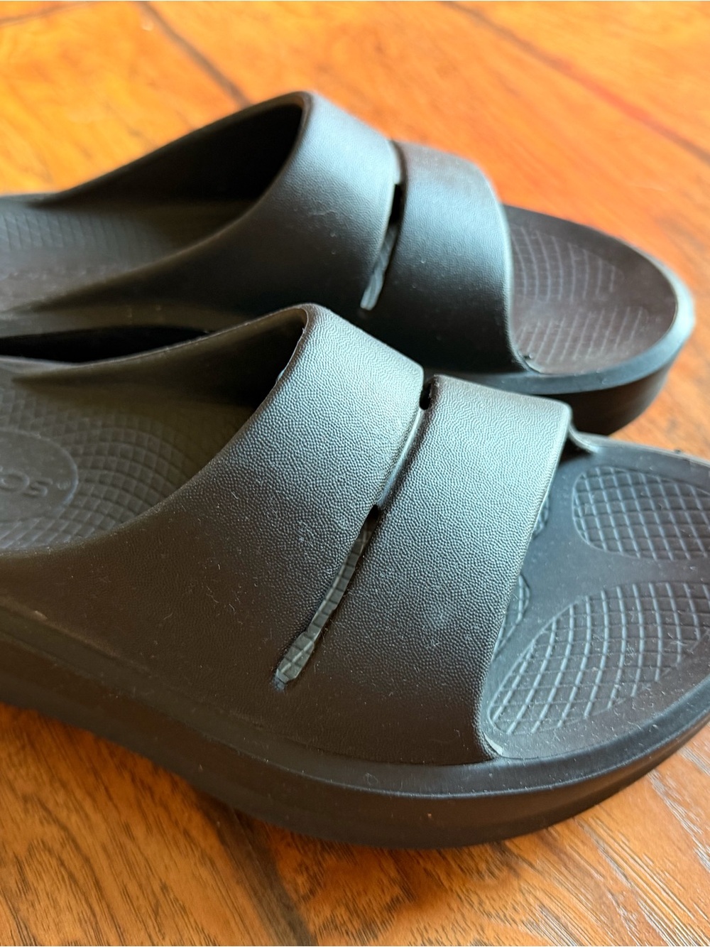 OOFOS Women's Black Slide Sandals